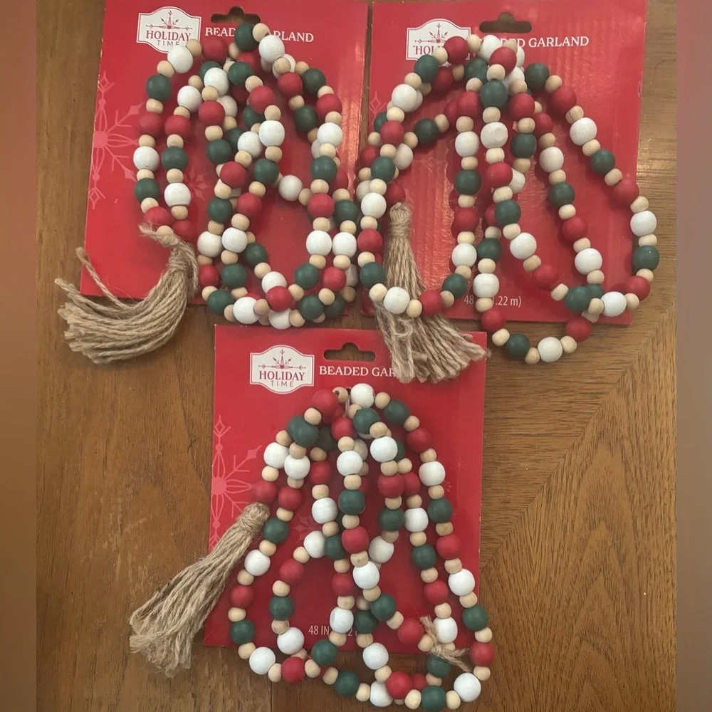 Red/Green/Cream Mini Beaded Garland 3 sets NEW NWT. Christmas Xmas wooden